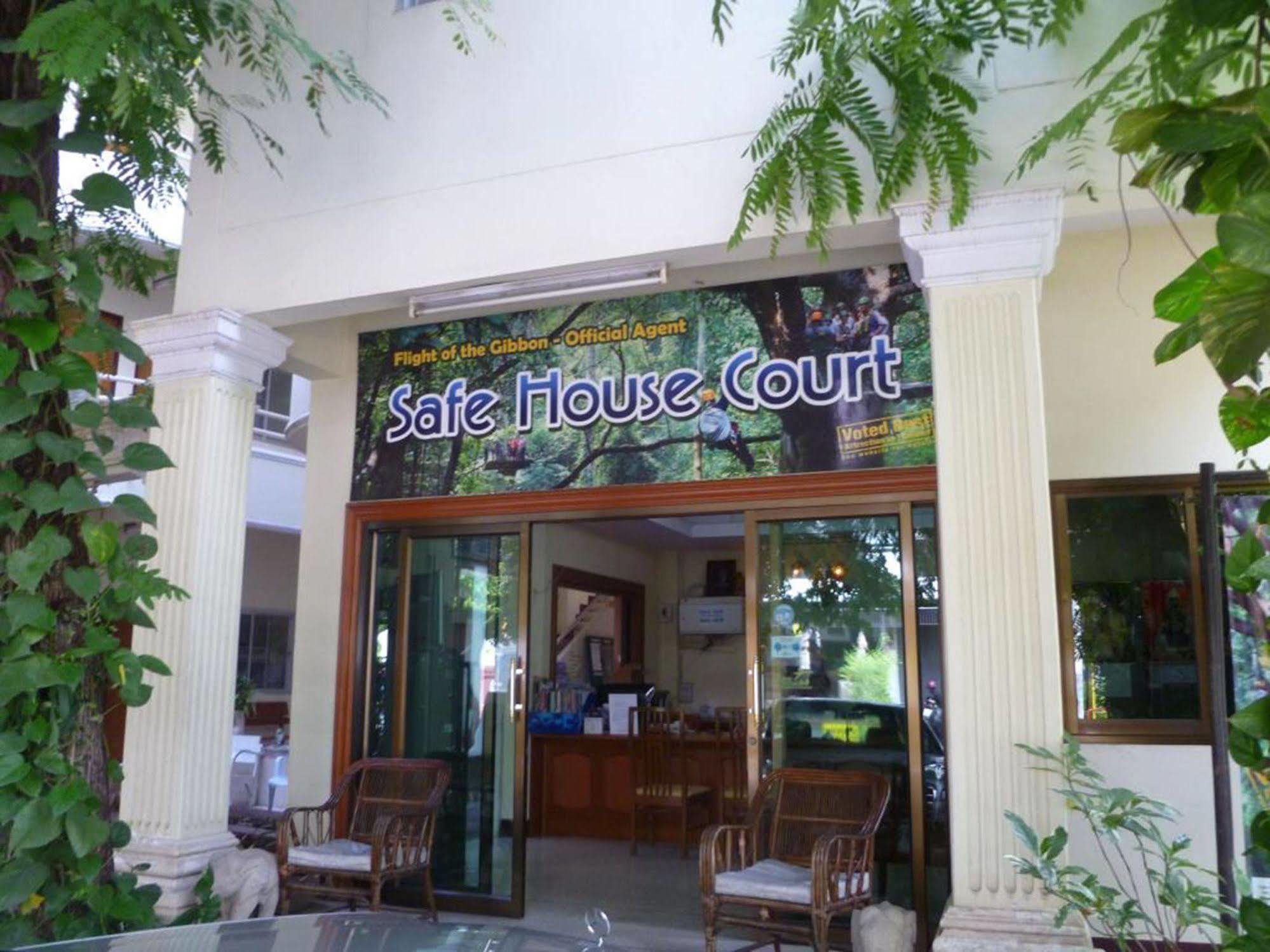 Safe House Court Hotel Чиангмай Екстериор снимка