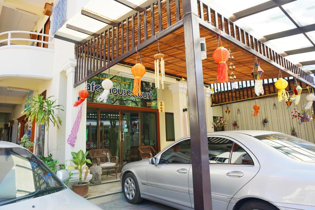 Safe House Court Hotel Чиангмай Екстериор снимка